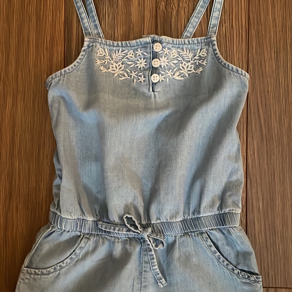 Carter’s Romper - Picture 2 of 3